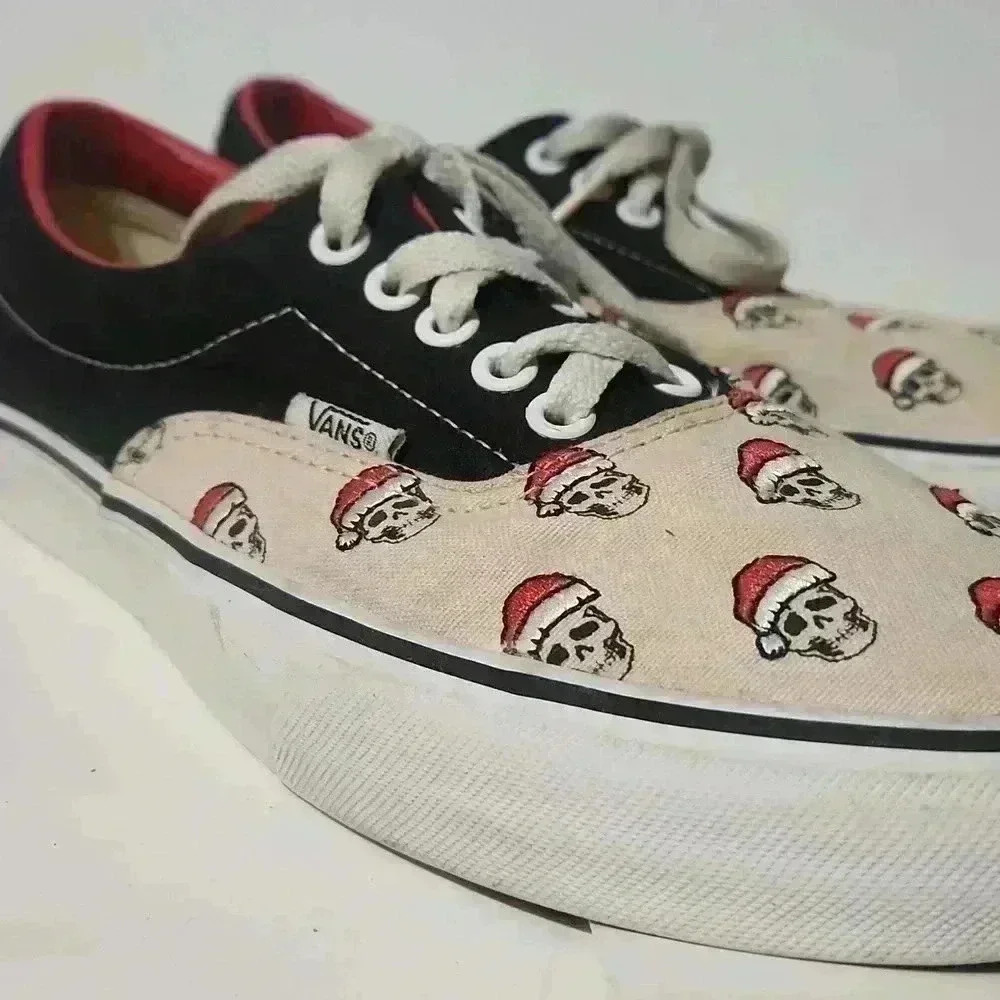 Vans rare classic era christmas Santa skull with embroidered Santa hat - Picture 6 of 6